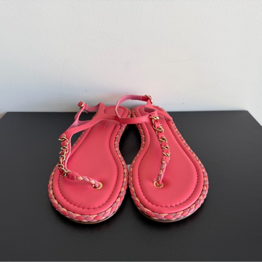 CHANEL Pink Sandals with Gold Chain - Authentic